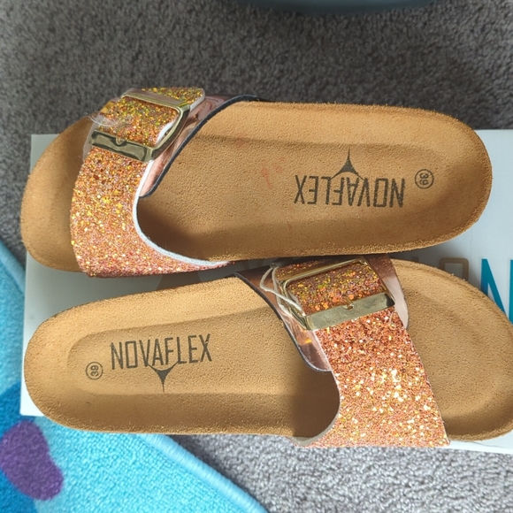 Novaflex rose gold sandals - Picture 4 of 5